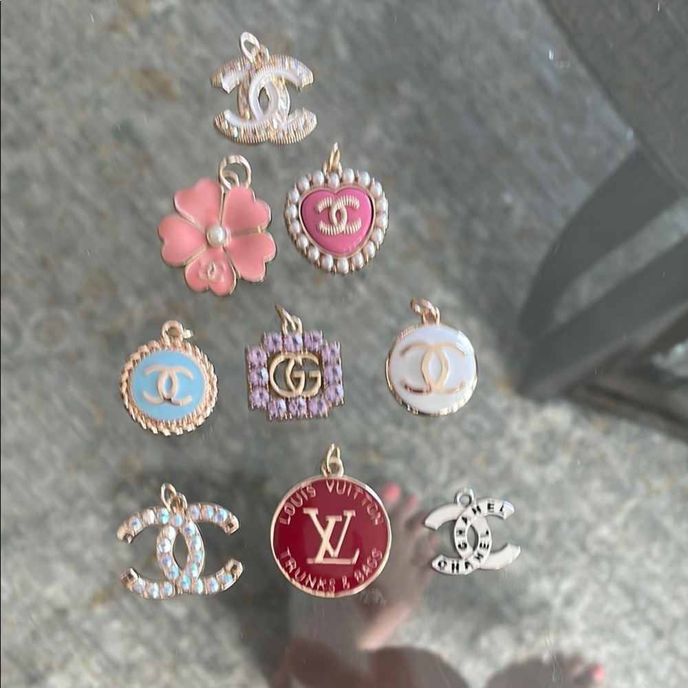COPY - Louis Vuitton zipper pulls charms. Choice One.
